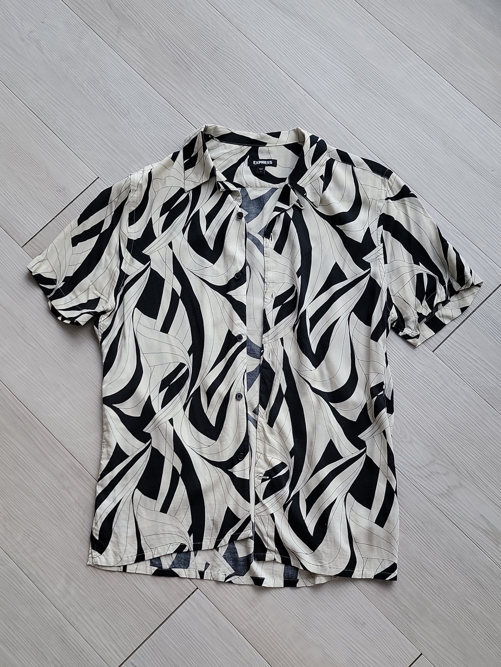 Express Black and White Abstract Short Sleeve Button Down Shirt